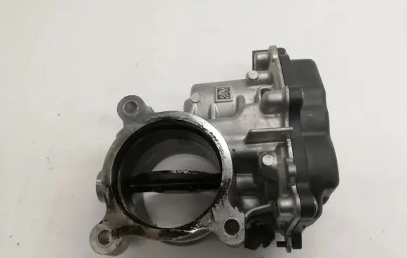 Volkswagen Tiguan Throttle valve 05L128063E