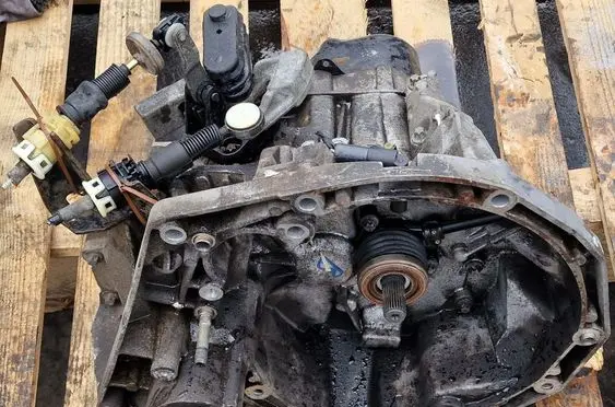 Renault Laguna II Manual 4 speed gearbox 