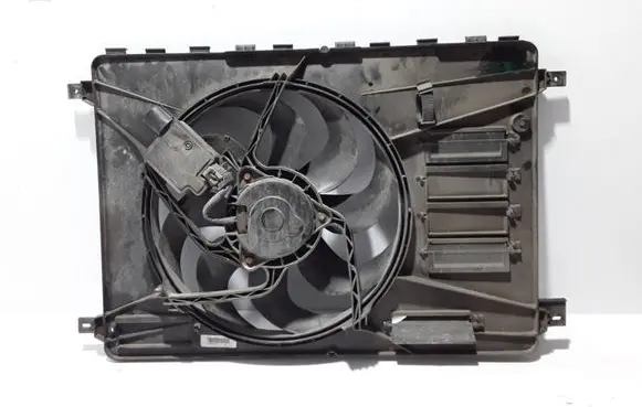 Volvo V70 Radiator cooling fan shroud 31305135