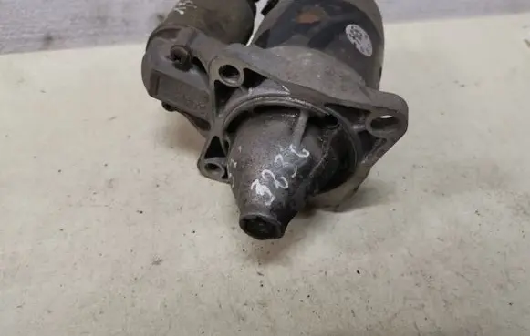 Mazda 323 Starter motor M3T38882