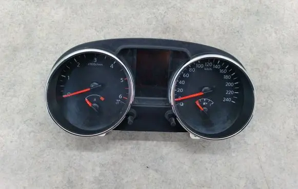Nissan Qashqai Speedometer (instrument cluster) 10849LCN