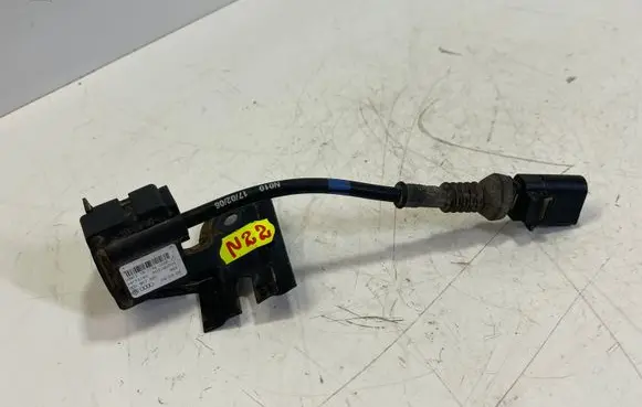Volkswagen Phaeton ABS wheel speed sensor 3D0616576D 3D0907651