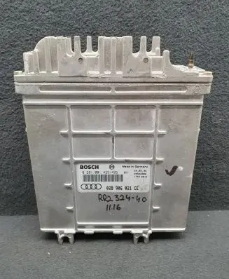 Audi A4 S4 B5 8D Engine control unit/module 028906021CE 0281001425