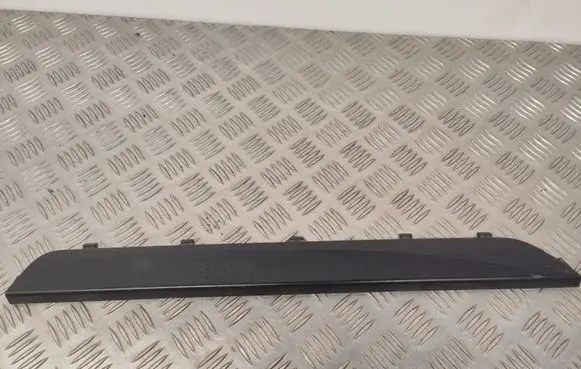 Front sill trim cover