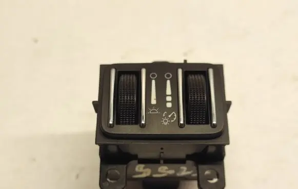 Dodge Charger Other switches/knobs/shifts 68141052AD P68141052AD