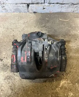 Mercedes-Benz E W211 Front brake caliper Z06028295