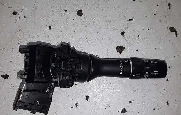 Toyota Avensis T270 Wiper switch 0521017F525