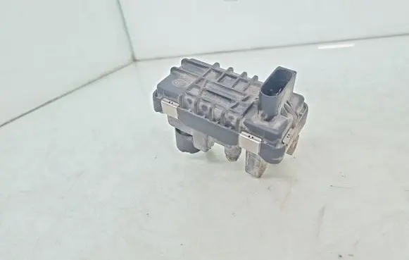 BMW X5 E70 Turbine electric control actuator 6NW009228
