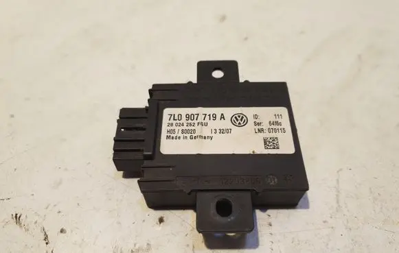 Volkswagen Touareg I Alarm control unit/module 7L0907719A