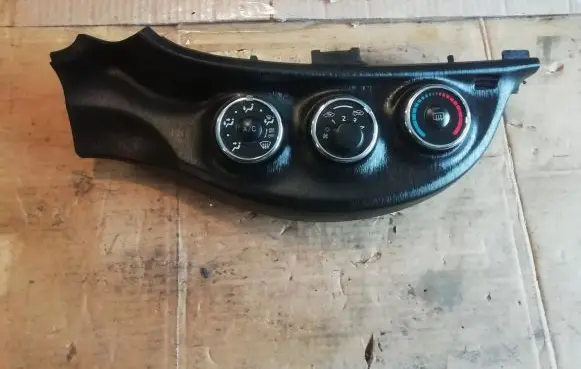 Toyota Yaris Climate control unit 554060D490
