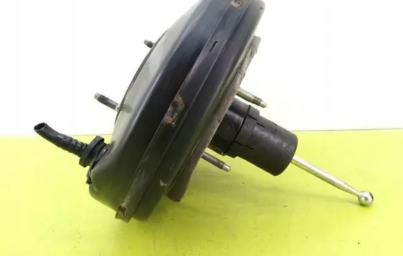Skoda Fabia Mk2 (5J) Brake booster 6R1614105J