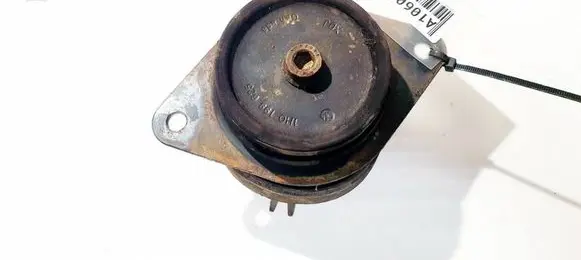 Engine mount bracket