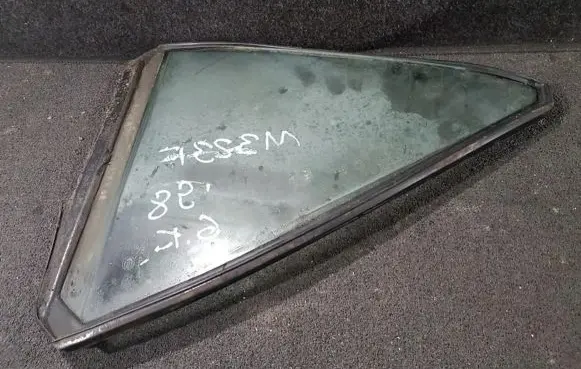 Rear vent window glass