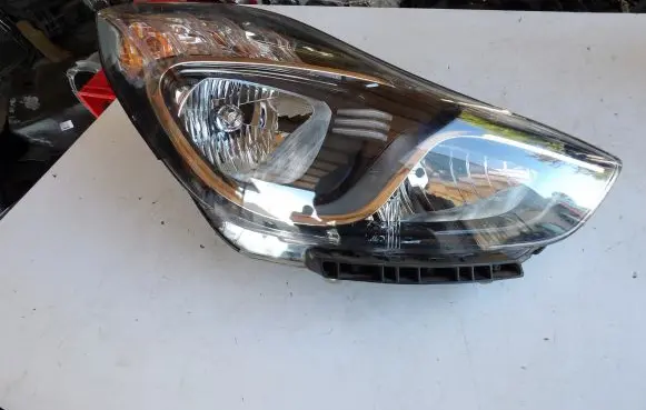 Hyundai ix20 Headlight/headlamp