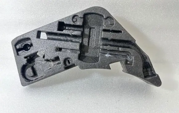 Volkswagen Touareg I Tool box 7L6012113B