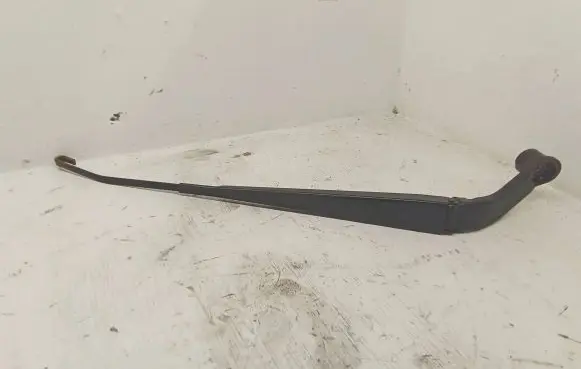 Front wiper blade arm