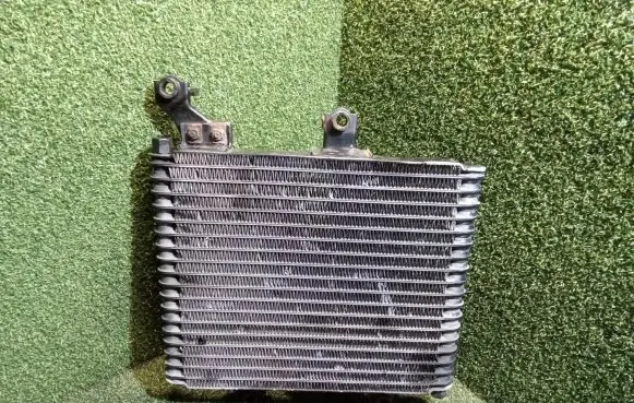 Toyota Land Cruiser (J100) Engine oil radiator 3291060130