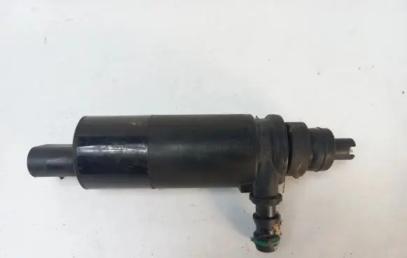 Mercedes-Benz E W212 Windscreen/windshield washer pump 2108691221
