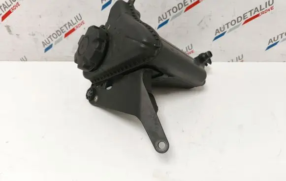 Coolant expansion tank/reservoir
