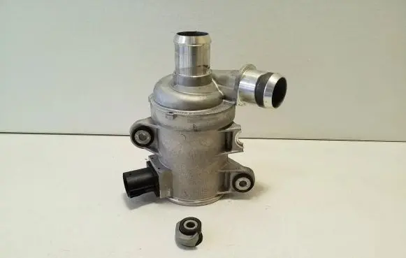 Ford Kuga III Water pump LX6E8501CA 359641200 358299200