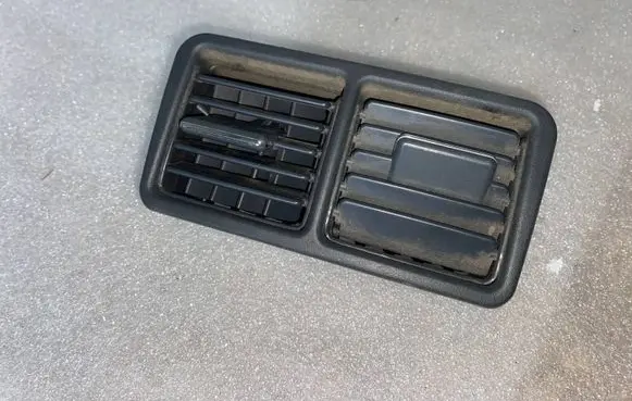 Mercedes-Benz ML W163 Dash center air vent grill a1638300754 1638300754