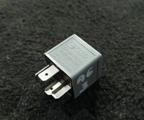 Audi A6 S6 C5 4B Other relay 8D0951253A V23134B52X301 PA6GF25