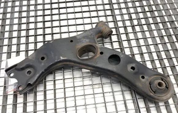 Toyota RAV 4 (XA40) Front control arm 