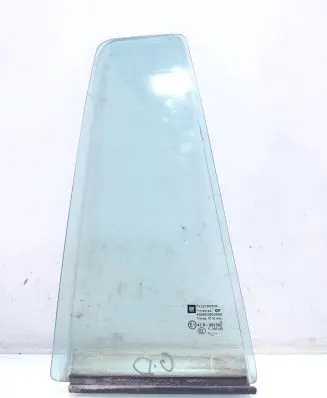 Rear vent window glass