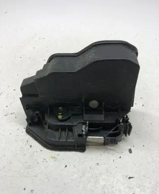 BMW 1 E81 E87 Front door lock 7167074