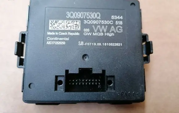 Volkswagen Golf VII Central body control module A2C1712520250-T