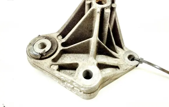 Ford C-MAX II Engine mounting bracket AV615F093N