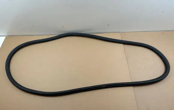Opel Mokka B Front door rubber seal 