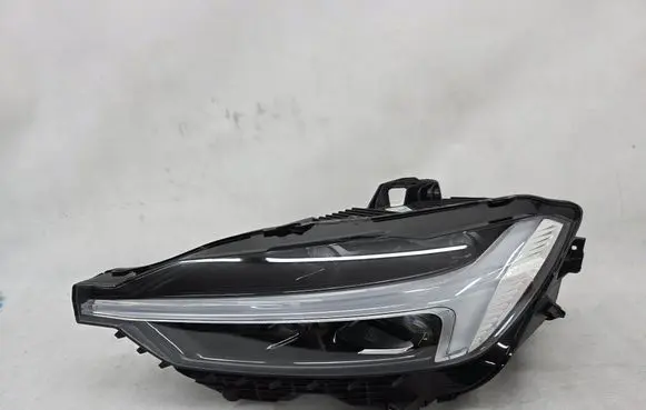 Volvo XC60 Headlight/headlamp 32420424 SP32420424