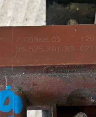 Citroen C4 I Turbo solenoid valve 9652570180 70096803