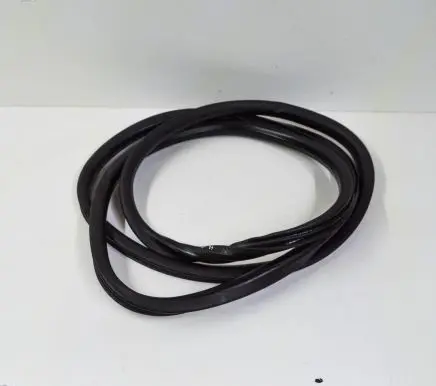 Porsche Cayenne (92A) Rubber seal front coupe door 7P0867365F