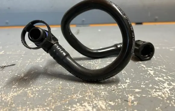 BMW 5 F10 F11 Vacuum line/pipe/hose 73378