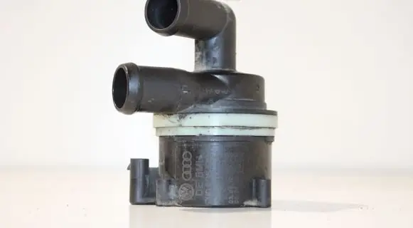 Volkswagen Caddy Electric auxiliary coolant/water pump 5N0965561A