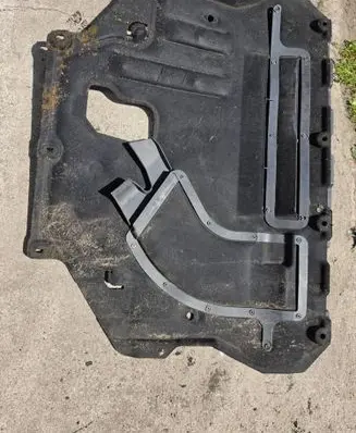 Ford Kuga II Engine splash shield/under tray CV617H403B