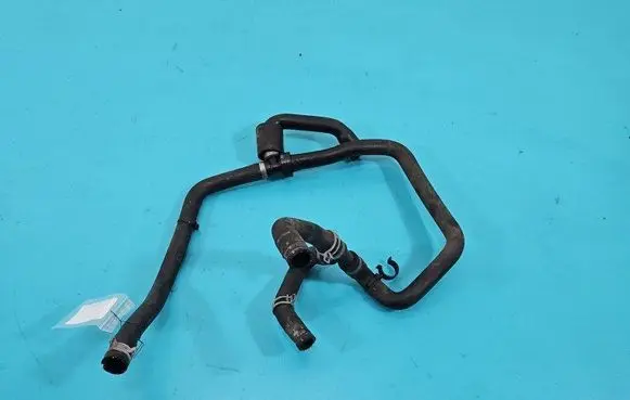 Engine coolant pipe/hose