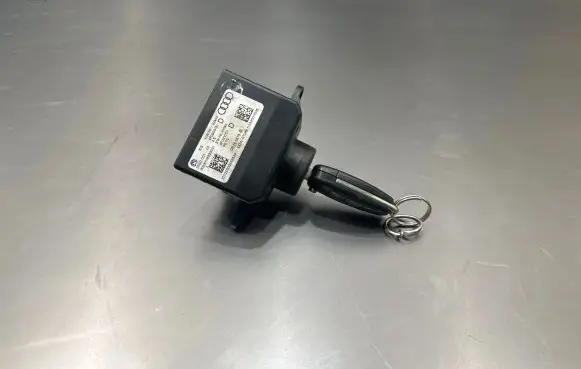 Audi A6 S6 C6 4F Ignition lock 4F0909131 4F0910131 33301101