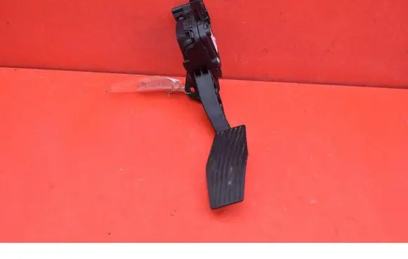 Opel Zafira C Accelerator throttle pedal 13253781