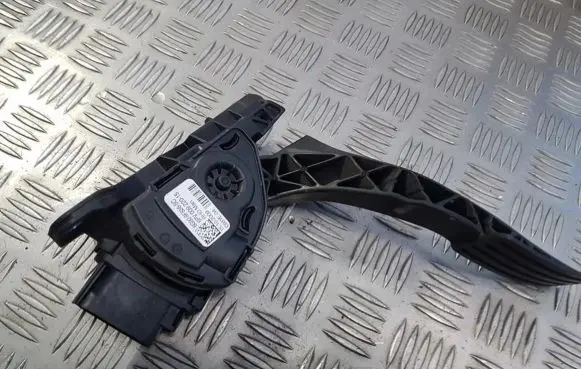 Ford Mondeo MK IV Accelerator throttle pedal 6g929f836sc
