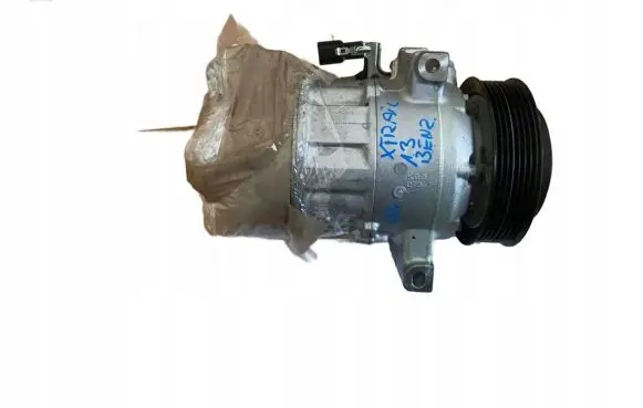 Nissan X-Trail T32 Air conditioning (A/C) compressor (pump) 926007FY0A