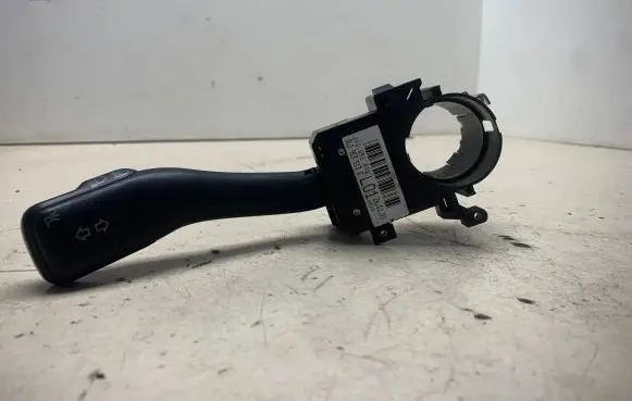 Volkswagen PASSAT B5.5 Indicator stalk 8L0953513G 202852ATW