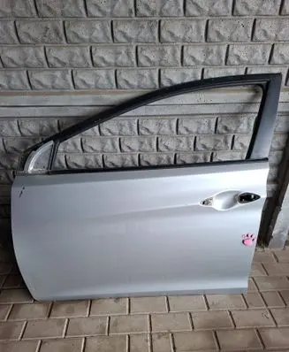 Hyundai Elantra Front door