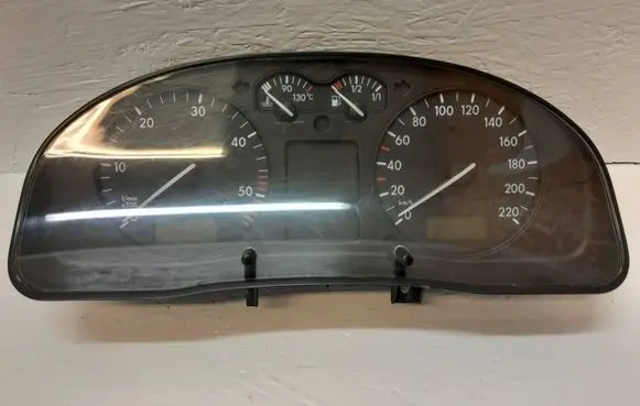 Volkswagen PASSAT B5 Speedometer (instrument cluster) 3B0919860 110008834005