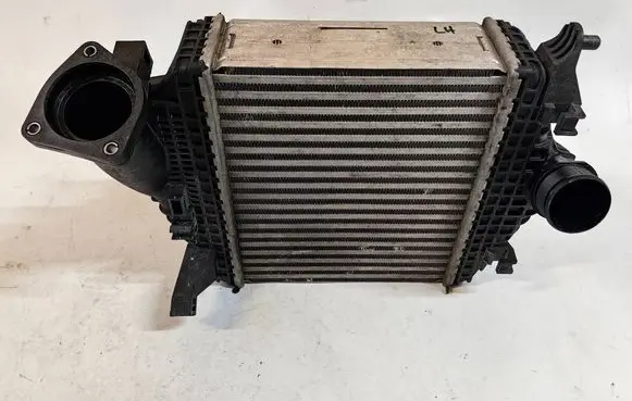 Audi RS Q8 Intercooler radiator 4M0145803BT