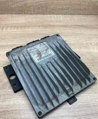 Renault Clio II Engine control unit/module ECU 8200129063 8200303619