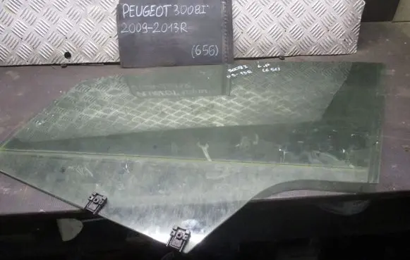 Peugeot 3008 I Sliding door window/glass 