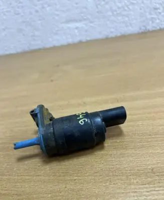 Mercedes-Benz E W210 Windscreen/windshield washer pump 2108691021 D7646